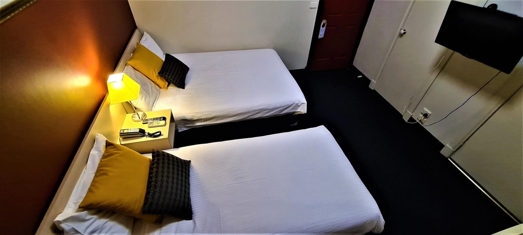 Brunswick Tower Hotel Мелбърн Екстериор снимка