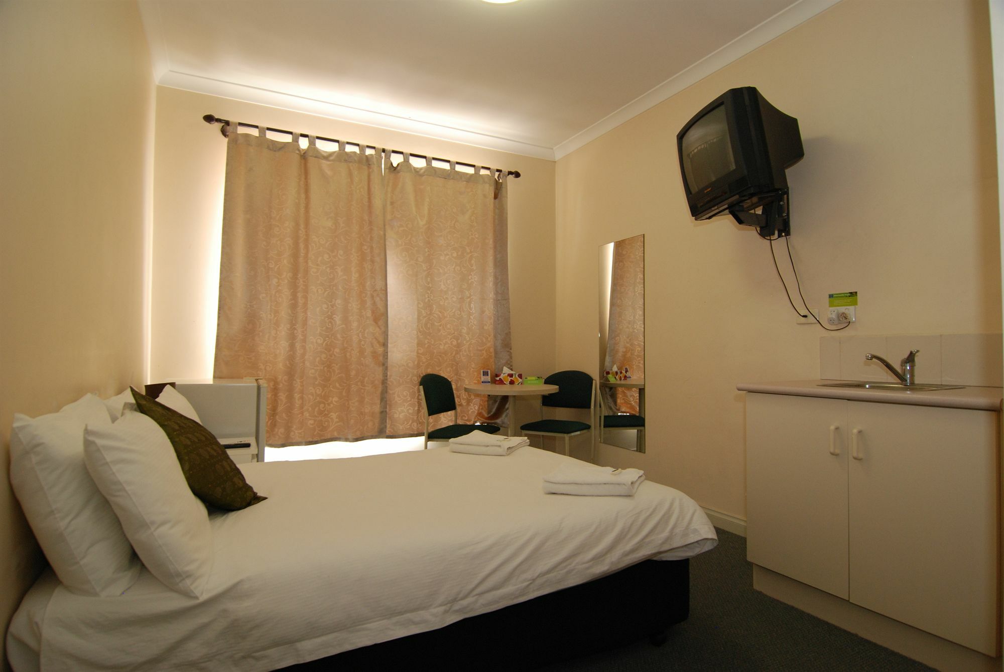 Brunswick Tower Hotel Мелбърн Екстериор снимка